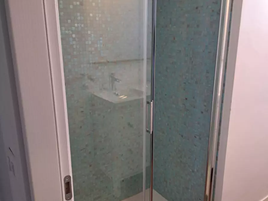 Immagine 33 di Attico in vendita  in via peschiera a Padova