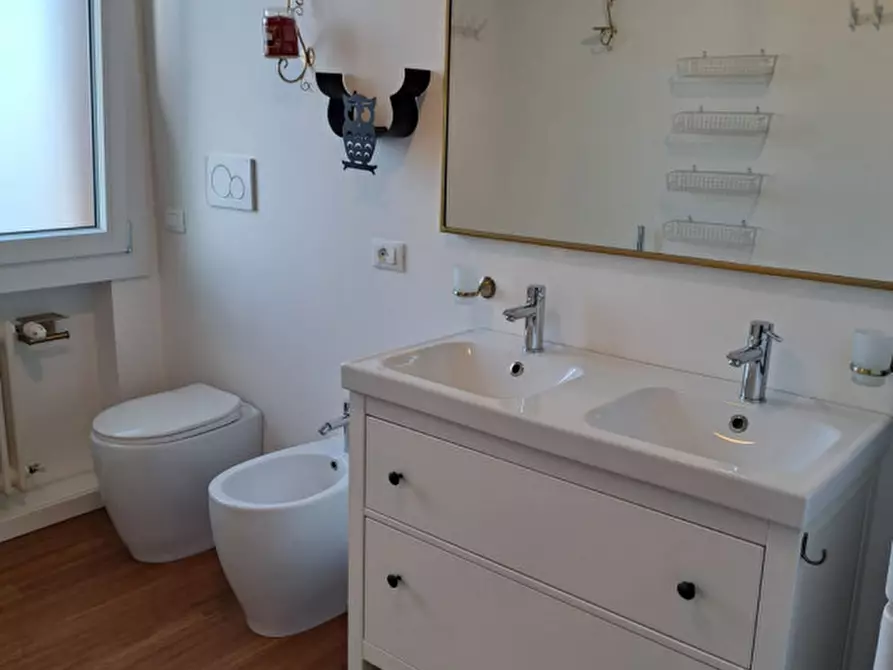 Immagine 38 di Attico in vendita  in via peschiera a Padova