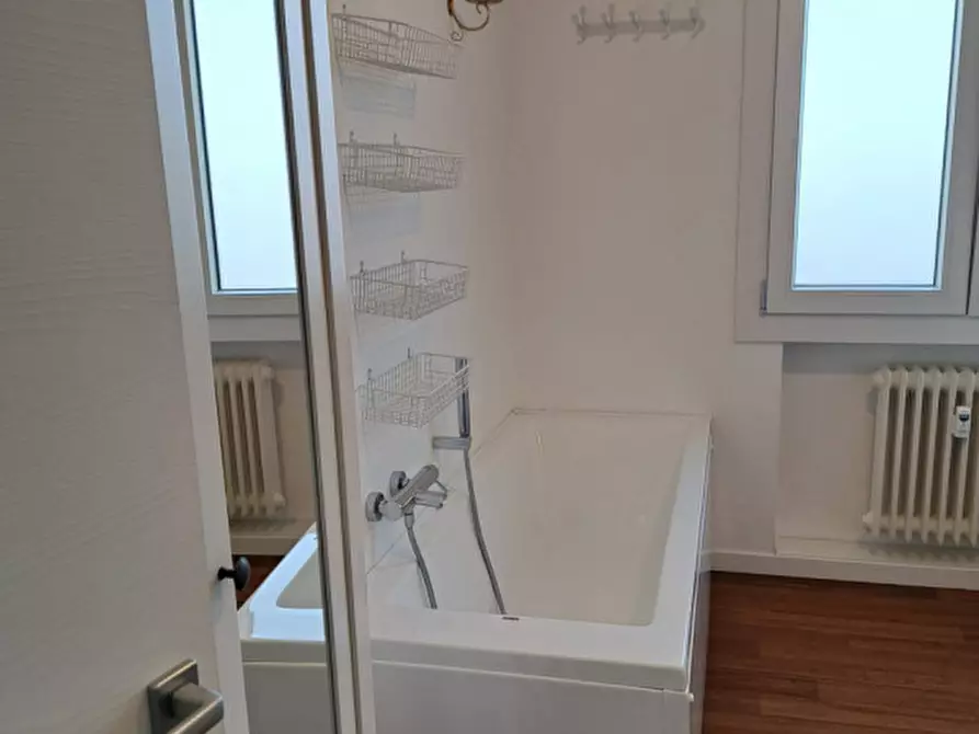 Immagine 39 di Attico in vendita  in via peschiera a Padova