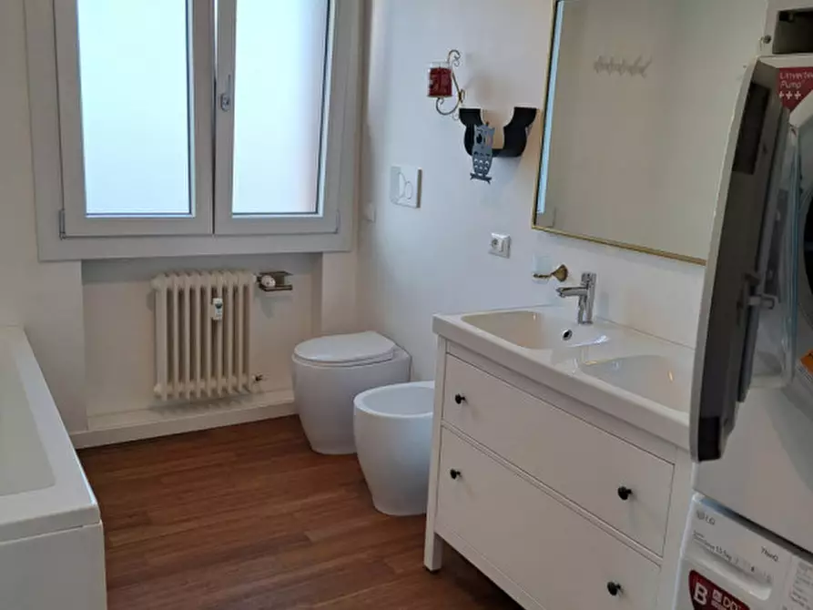 Immagine 41 di Attico in vendita  in via peschiera a Padova