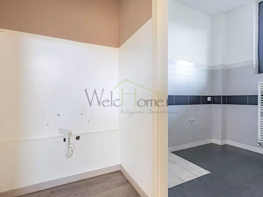 Immagine 9 di Negozio in vendita  in Via Acquanera 22 a Como