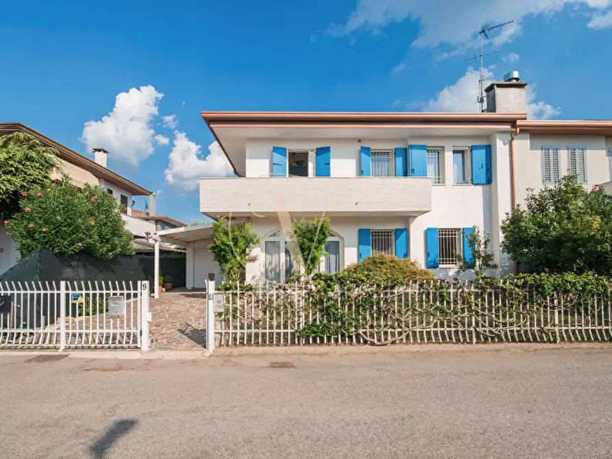 Immagine 3 di Casa bifamiliare in vendita  in Via dei mille 9 a Selvazzano Dentro