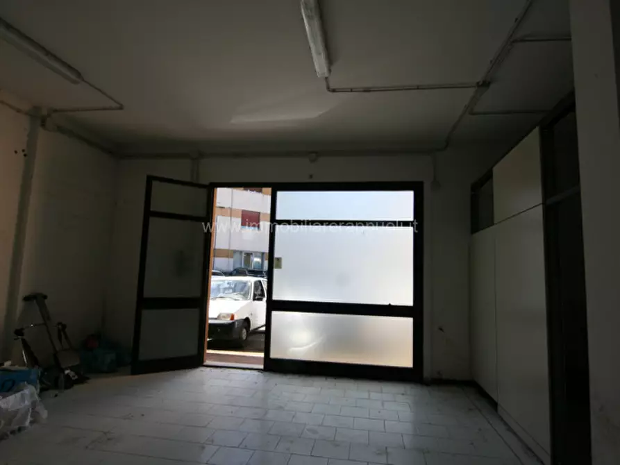Immagine 7 di Laboratorio in vendita  a Sinalunga