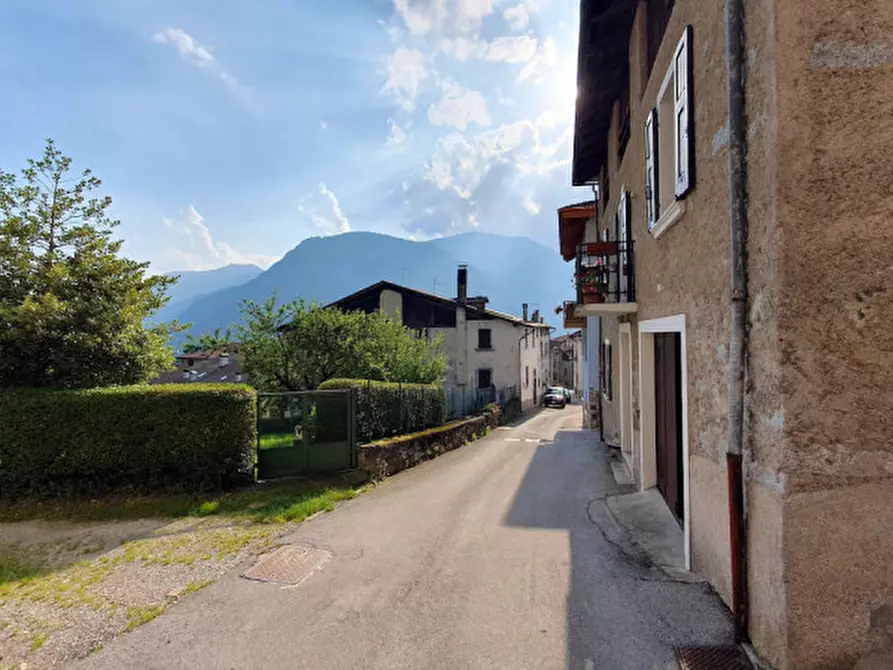 Immagine 3 di Casa indipendente in vendita  in Frazione Por a Pieve Di Bono-Prezzo