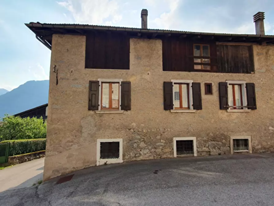 Immagine 12 di Casa indipendente in vendita  in Frazione Por a Pieve Di Bono-Prezzo