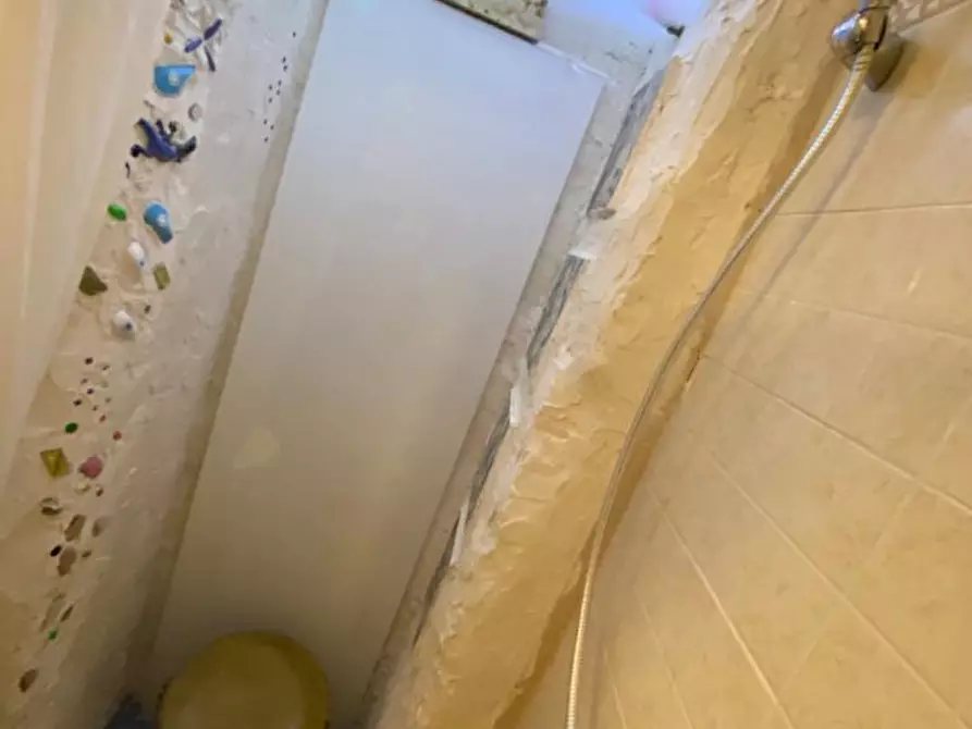 Immagine 12 di Camera in affitto  in Via supportico d’astuti a Napoli