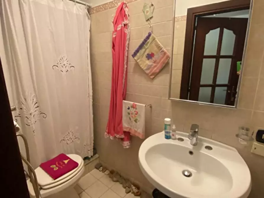 Immagine 18 di Camera in affitto  in Via supportico d’astuti a Napoli