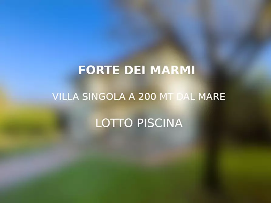 Immagine 1 di Villa in vendita  in via Donati a Forte Dei Marmi