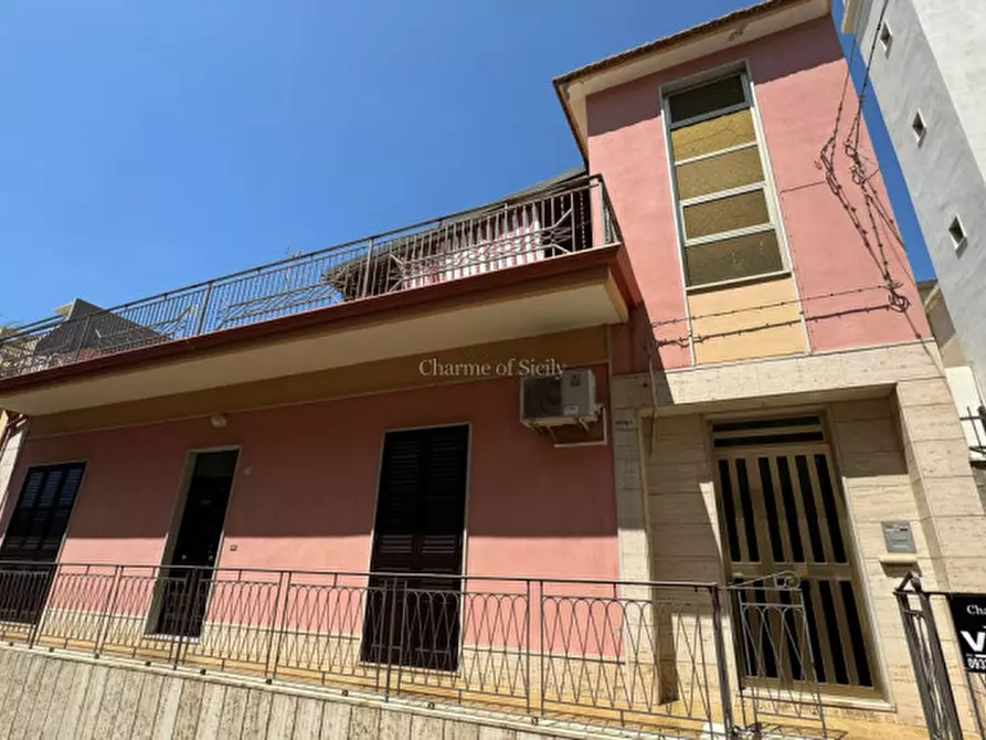 Immagine 2 di Casa indipendente in vendita  in Via Roma a Pozzallo