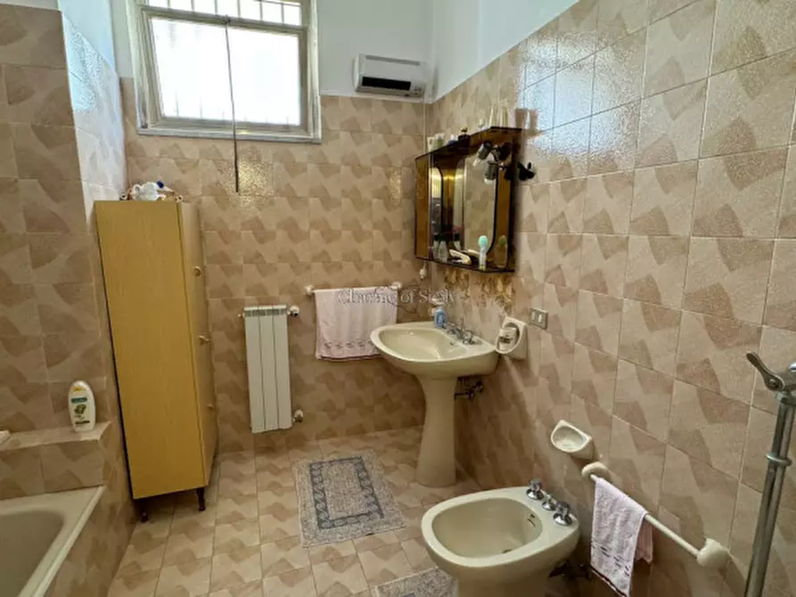 Immagine 14 di Casa indipendente in vendita  in Via Roma a Pozzallo