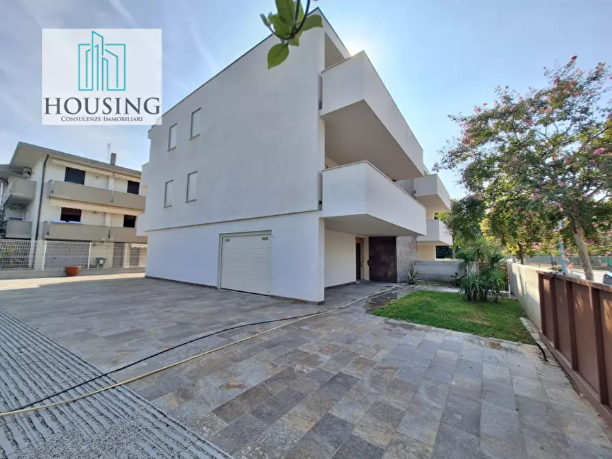 Immagine 25 di Appartamento in vendita  in corso delle terme a Montegrotto Terme