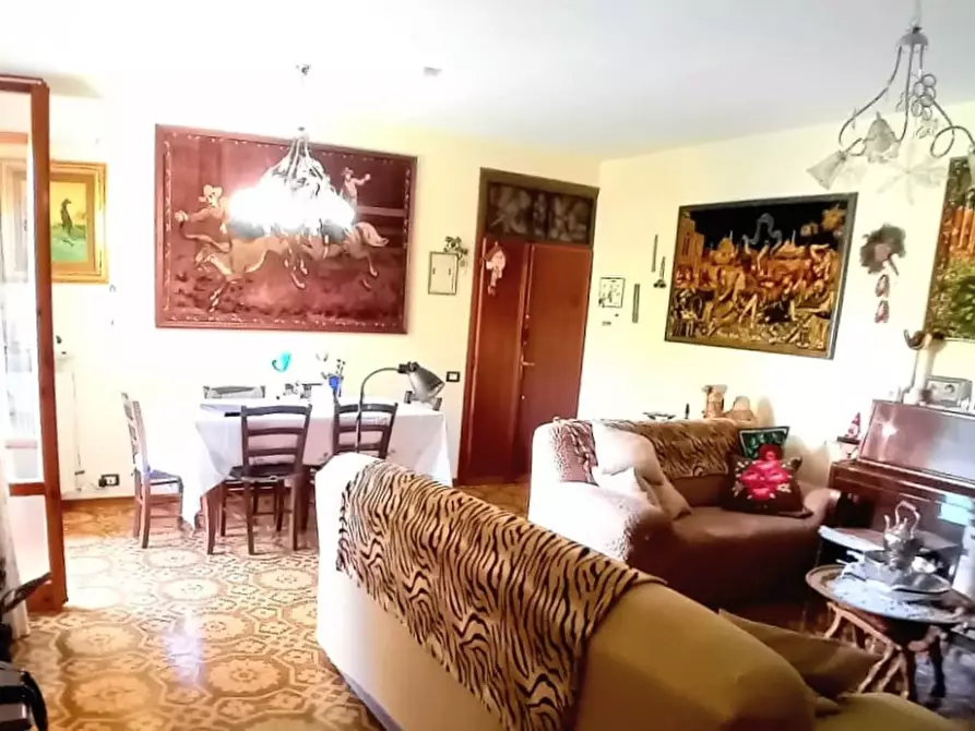 Immagine 2 di Appartamento in vendita  in via Roma a Tuoro Sul Trasimeno