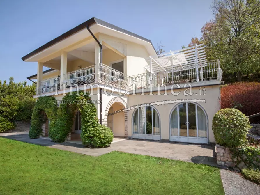 Immagine 1 di Villa in vendita  in Le Sorte - Villa Ilaria a Torri Del Benaco