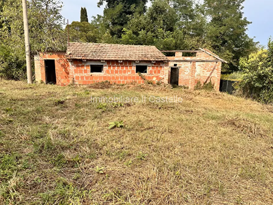 Immagine 1 di Magazzino in vendita  in Pucciarelli a Castiglione Del Lago