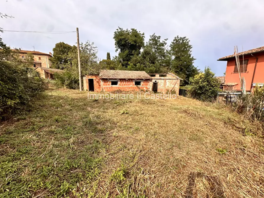 Immagine 2 di Magazzino in vendita  in Pucciarelli a Castiglione Del Lago