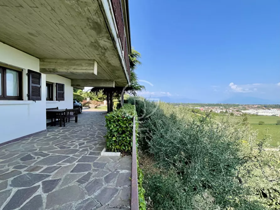 Immagine 7 di Villa in vendita  in via Bottino Basso a Lonato del Garda