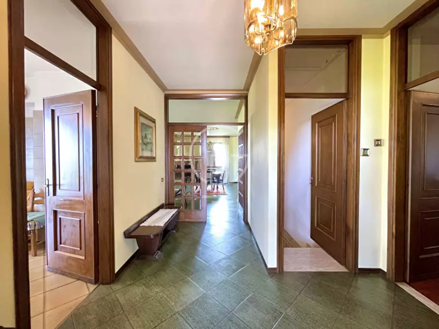 Immagine 11 di Villa in vendita  in via Bottino Basso a Lonato del Garda