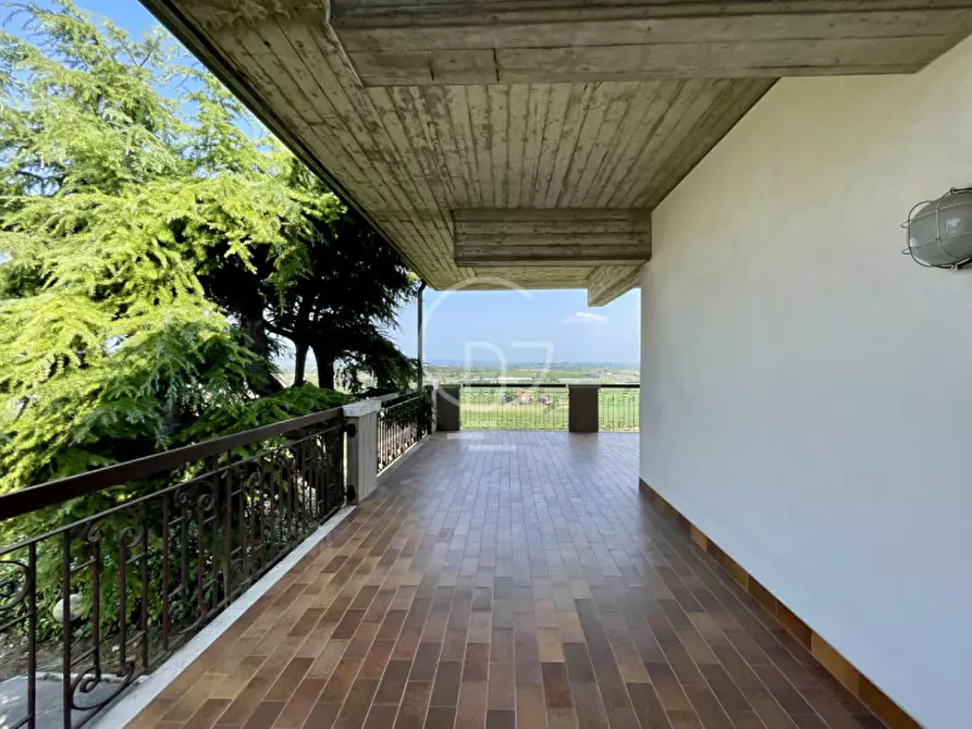 Immagine 12 di Villa in vendita  in via Bottino Basso a Lonato del Garda
