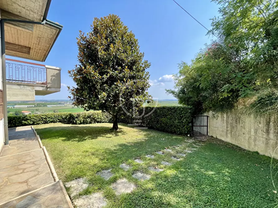 Immagine 13 di Villa in vendita  in via Bottino Basso a Lonato del Garda