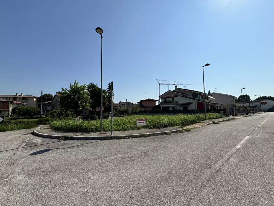 Immagine 9 di Terreno in vendita  in via torino a Anguillara Veneta