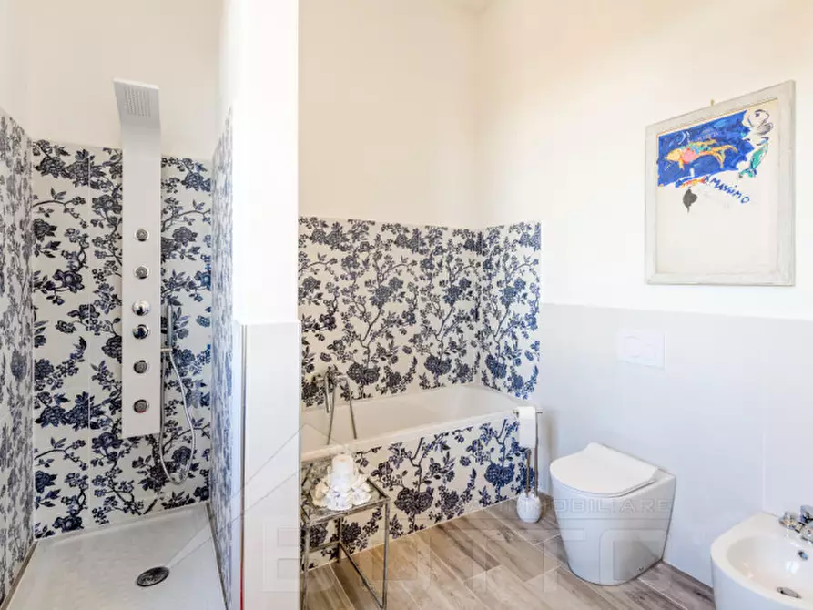 Immagine 29 di Villa in vendita  in Via Camillo Benso Conte di Cavour 40 a Castelletto Sopra Ticino