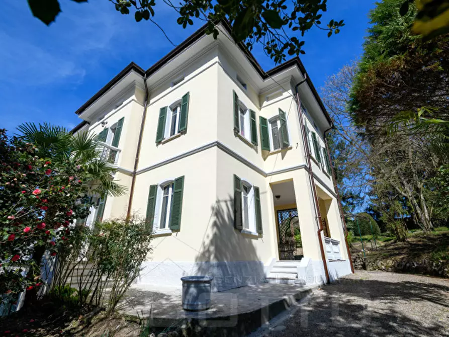Immagine 36 di Villa in vendita  in Via Camillo Benso Conte di Cavour 40 a Castelletto Sopra Ticino