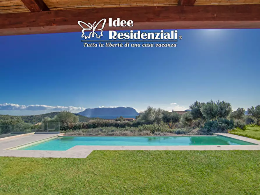Immagine 3 di Villa in vendita  a Golfo Aranci