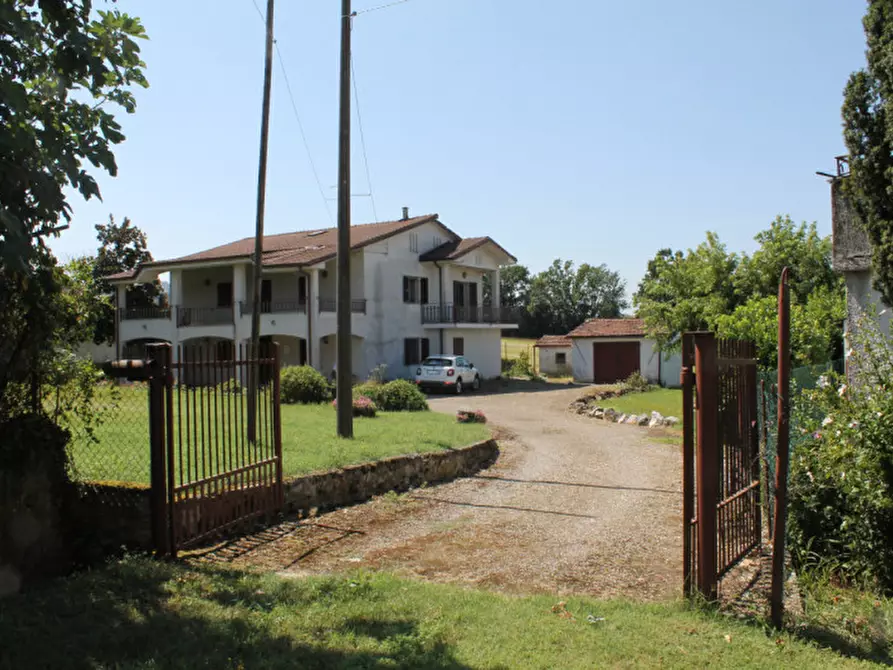 Immagine 1 di Casa indipendente in vendita  in Strada Rivasso a Agazzano