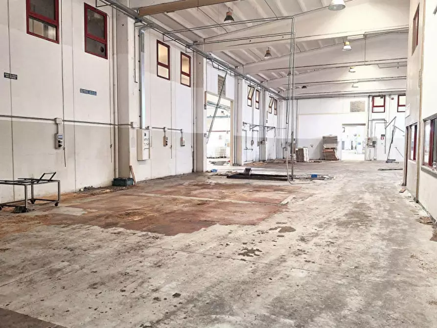 Immagine 11 di Agriturismo in vendita  in Via Lago di Martignano, N. snc a Roma