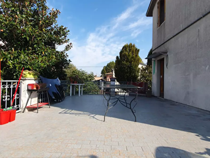 Immagine 24 di Appartamento in vendita  in VIA GAZZOLI a Novi Di Modena