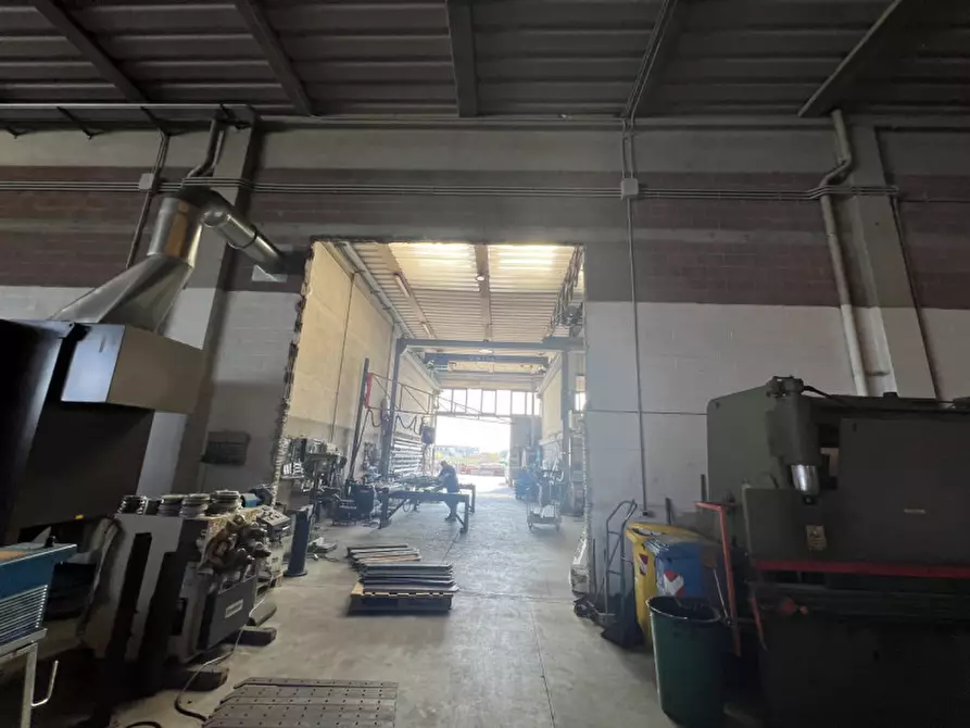 Immagine 6 di Capannone industriale in vendita  a Eraclea