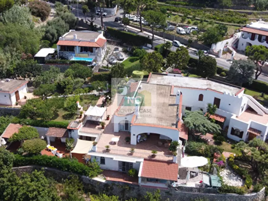 Immagine 1 di Villa in vendita  in via baiola 176 a Forio