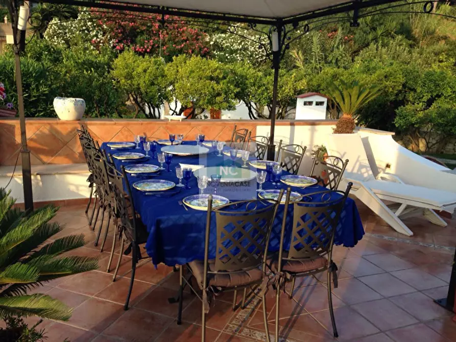 Immagine 5 di Villa in vendita  in via baiola 176 a Forio