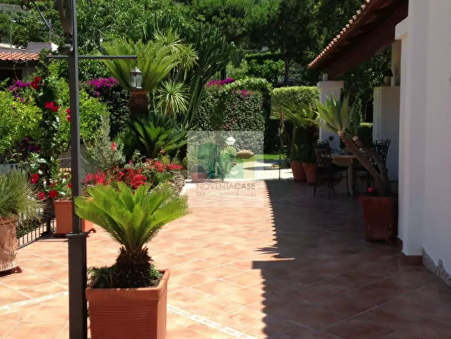 Immagine 45 di Villa in vendita  in via baiola 176 a Forio