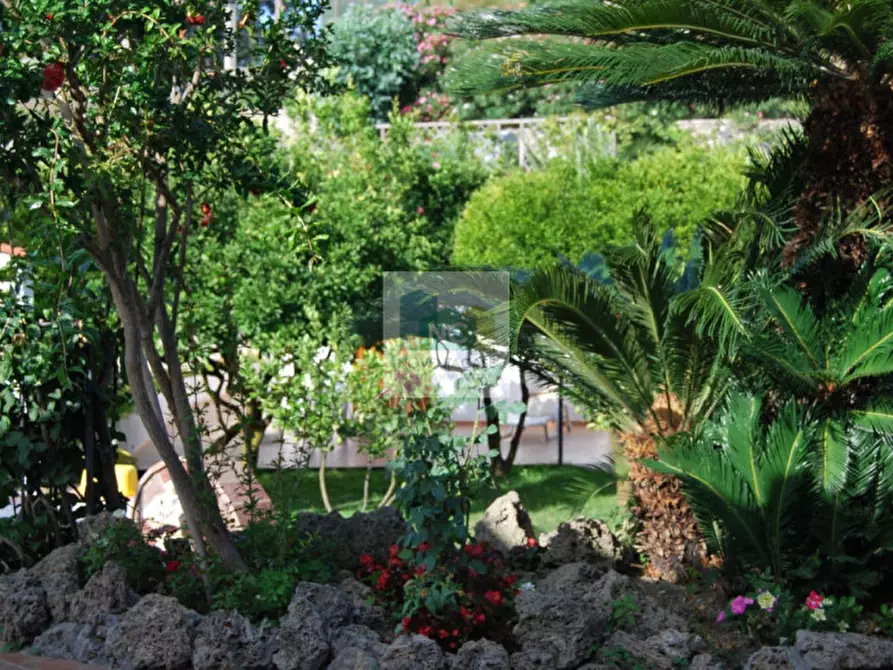 Immagine 61 di Villa in vendita  in via baiola 176 a Forio