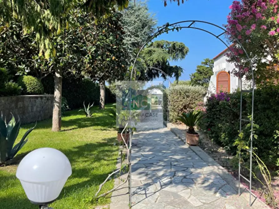 Immagine 76 di Villa in vendita  in via baiola 176 a Forio