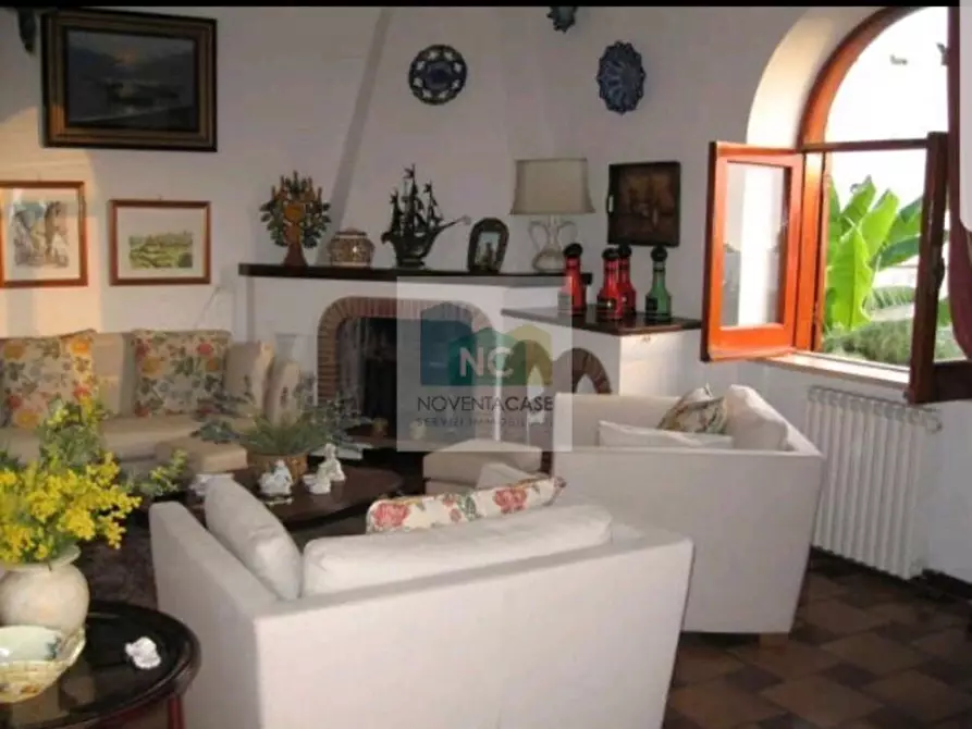 Immagine 77 di Villa in vendita  in via baiola 176 a Forio