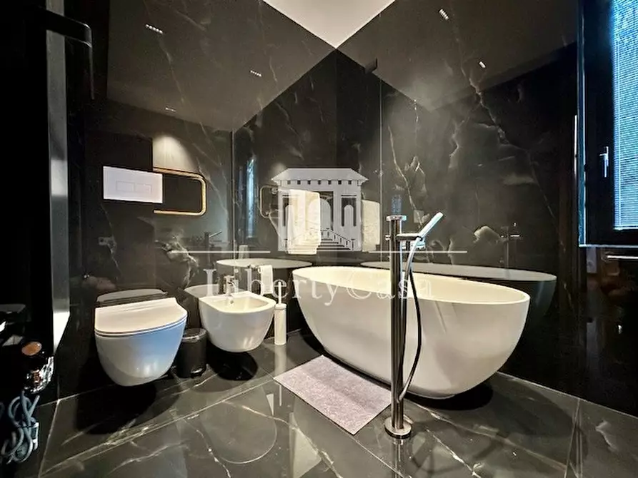 Immagine 16 di Appartamento in affitto  in Via Roma a Toscolano-Maderno