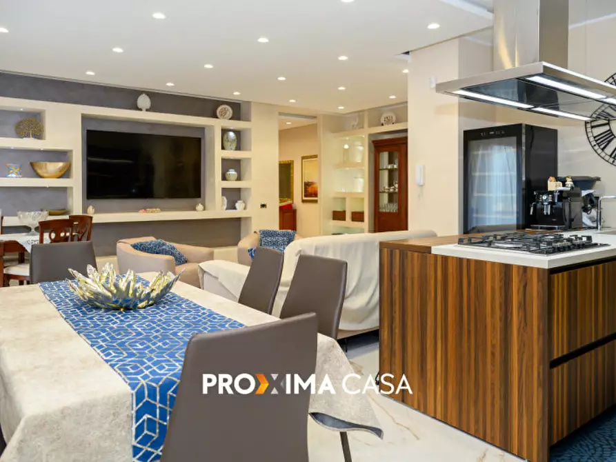 Immagine 2 di Appartamento in vendita  in via Plava 14 a Battipaglia