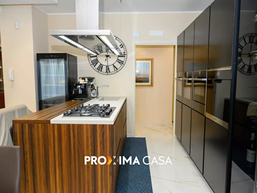 Immagine 3 di Appartamento in vendita  in via Plava 14 a Battipaglia