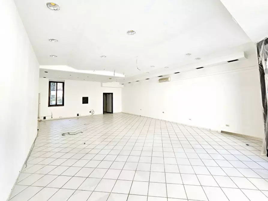 Immagine 6 di Negozio in affitto  in VIA CESARE BATTISTI a Monselice