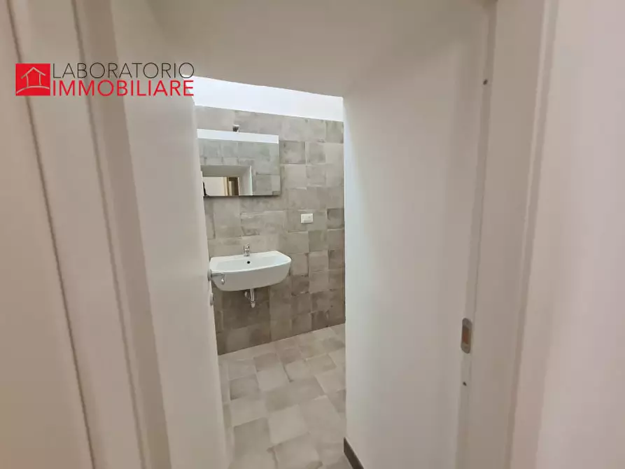 Immagine 37 di Appartamento in vendita  in via Provinciale a Guagnano