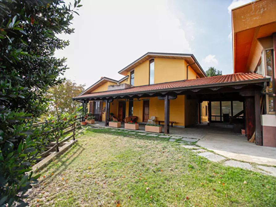 Immagine 1 di Villa in vendita  in Località Crollera a Castagnole Monferrato