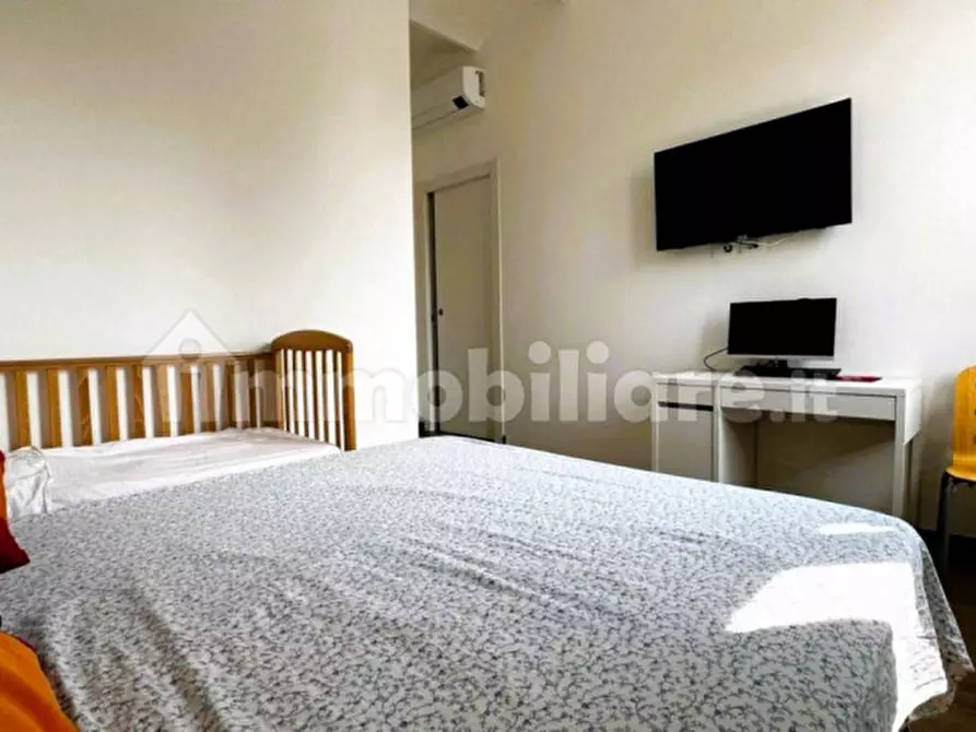 Immagine 10 di Appartamento in vendita  in Via Emilia Ponente 87 a Bologna