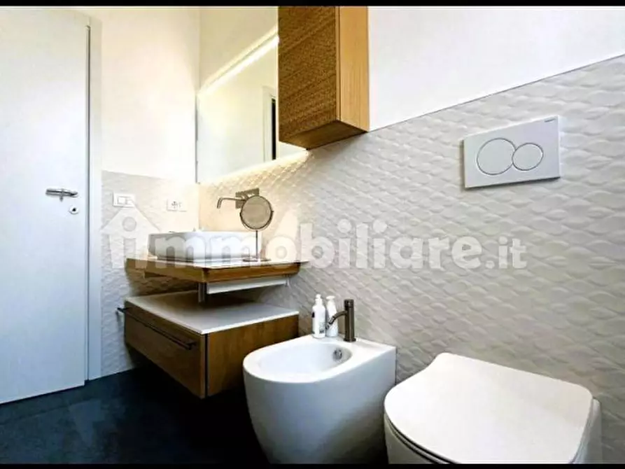 Immagine 13 di Appartamento in vendita  in Via Emilia Ponente 87 a Bologna