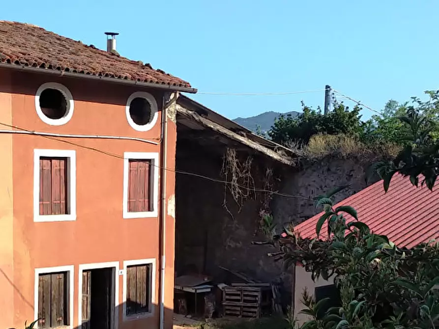 Immagine 1 di Rustico / casale in vendita  in Via Ciampetti a Chiampo