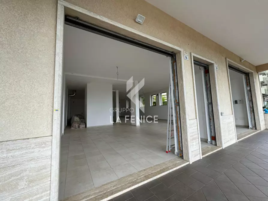 Immagine 7 di Attività commerciale in vendita  in Via Sallustio 32 a Martina Franca