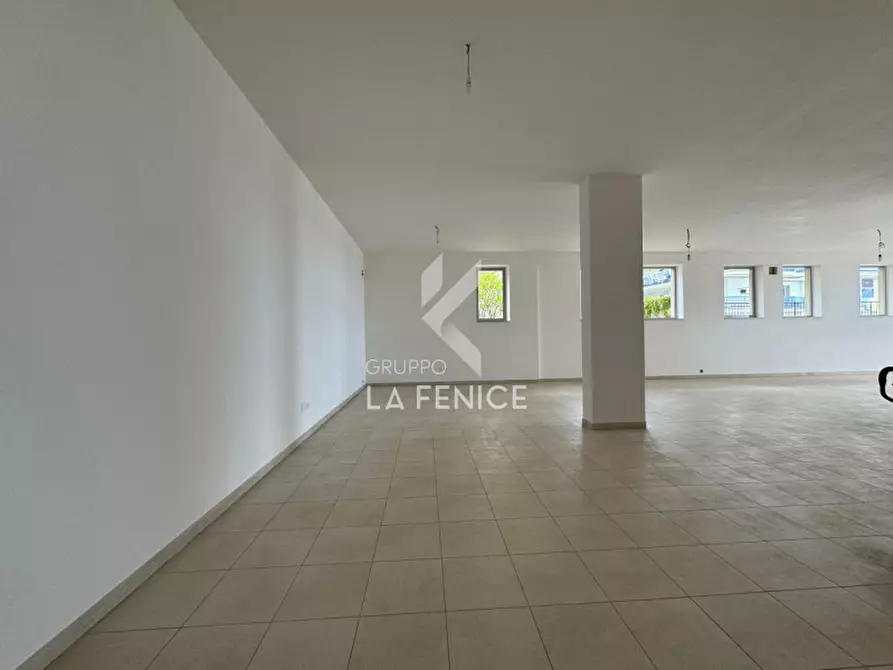 Immagine 10 di Attività commerciale in vendita  in Via Sallustio 32 a Martina Franca