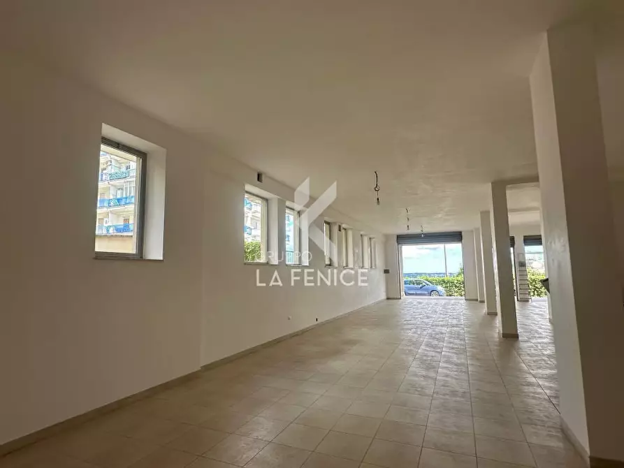 Immagine 15 di Attività commerciale in vendita  in Via Sallustio 32 a Martina Franca