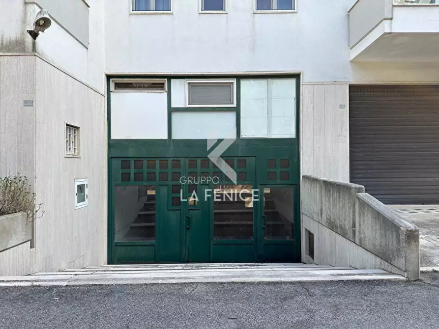 Immagine 1 di Magazzino in vendita  in Via Mottola 27/N a Martina Franca